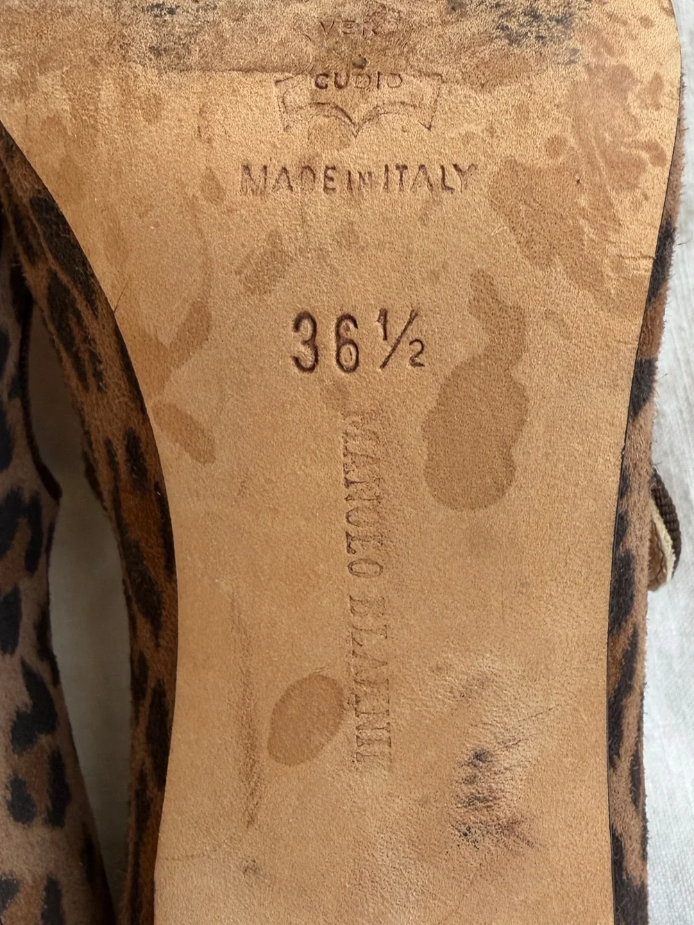 Vintage Manolo Blahnik Leopard Suede Pointy Toe Mary Jane Pumps Heels Brown Tan